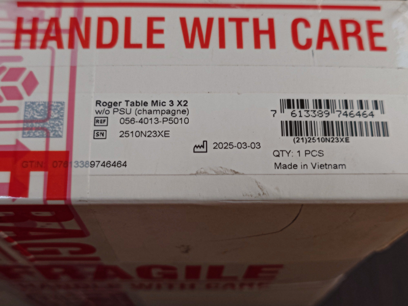Roger Table Mic 雙入套件組外盒標示特寫，品名標示為「Roger Table Mic 3 ✕2」，參考號 (REF) 為 056-4013-P5010